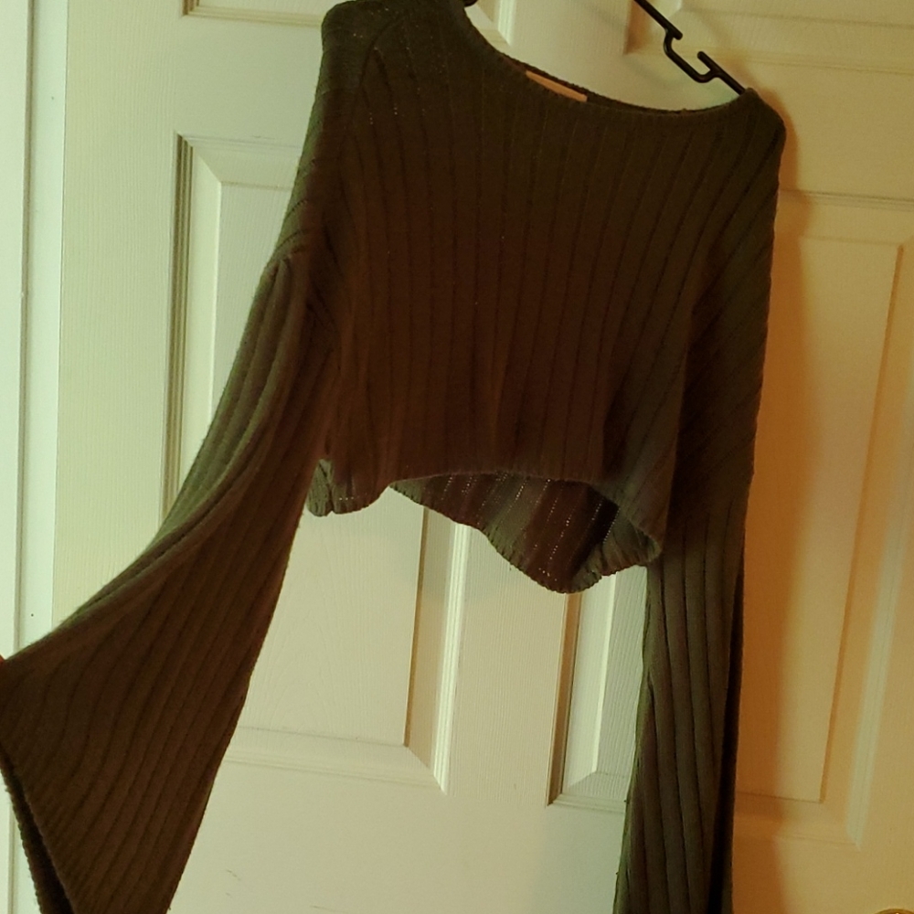 Cropped Sweater - Picture 3 of 4